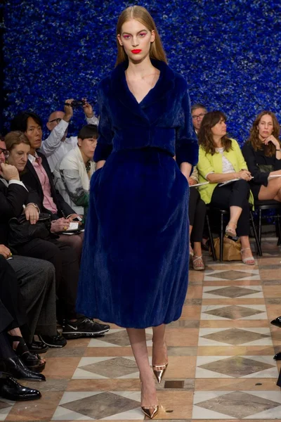Look 15